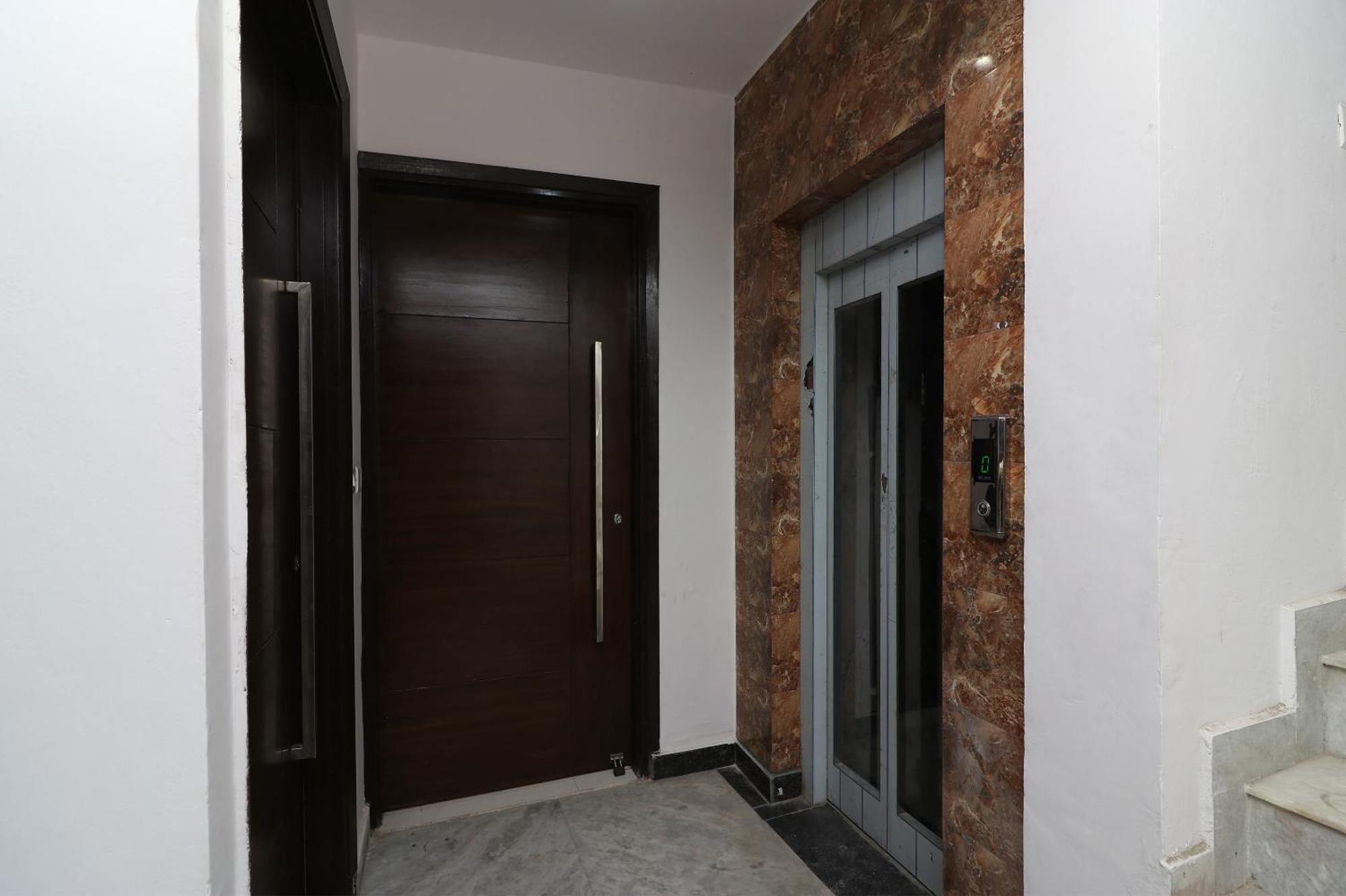 OYO 12732 Avalon Palace Nueva Delhi Exterior foto